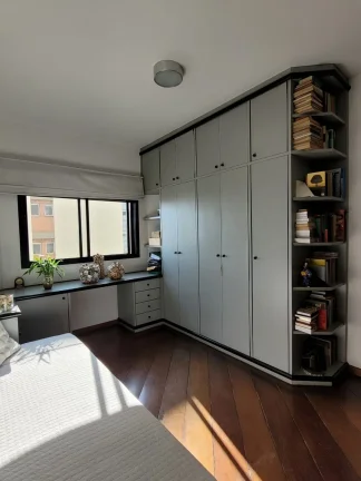 Imagem Apartamento 200 M², 4Q, 3 Suítes, 5 Banheiros, 3 Vagas, Varanda Gourmet, Academia, Piscina, Salão de Festas, Lareira, Playground.