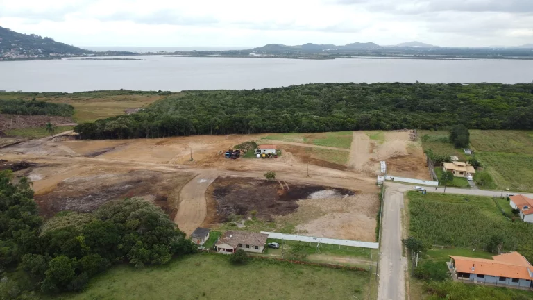 Imagem Terrenos à Venda no Parque Reserva da Lagoa - Loteamento Legalizado em Areias de Palhocinha, Garopaba-SC!