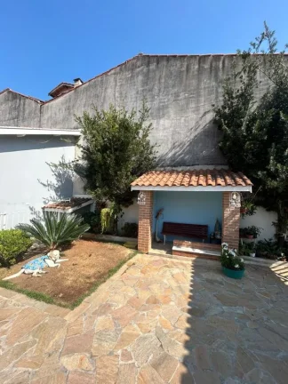 Imagem Ótima casa a venda em Amparo, térrea com lazer