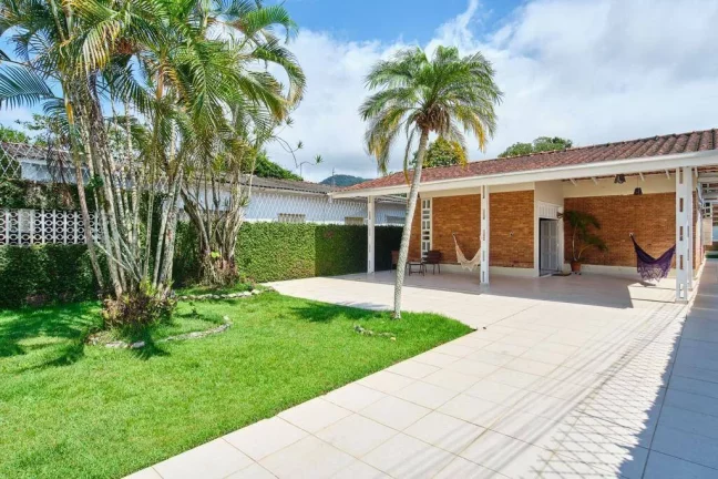 Imagem Casa ampla a venda no Centro de Ubatuba-SP
