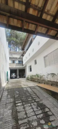Imagem Casa de construção sólida em rua s/saída próximo centro de Cotia.,doct ok!