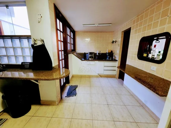 Imagem Casa pé na areia na enseada