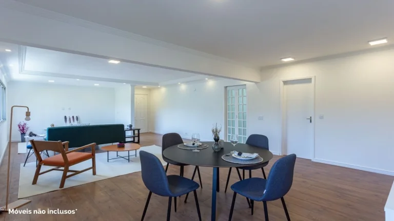 Imagem Apartamento 118M² Reformado, 2Q, 1 Suíte, 2 Banheiros, 2 Vagas, Lavabo, Piscina, Salão de Festas e Jogos, Quadra, Brinquedoteca, Playground, Banheira.