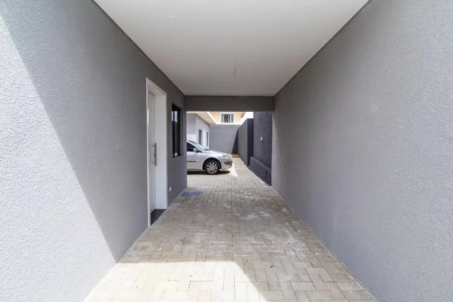 Imagem Sobrado novo em condomínio com Ático no Uberaba com suíte