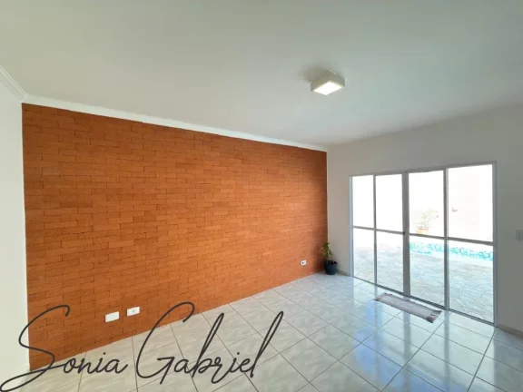 Imagem Casa de 4 quartos com suíte em condomínio de luxo em Vinhedo-SP, Condomínio Terras de São Francisco, 187m², 4 vagas. Imagem Casa de 4 quartos com suíte em condomínio de luxo em Vinhedo-SP, Condomínio Terras de São Francisco, 187m², 4 vagas.