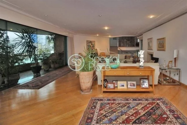 Imagem Excelente apartamento com 540m² no Jardim Paulista Amplo living com mezanino, lareira, home theater...