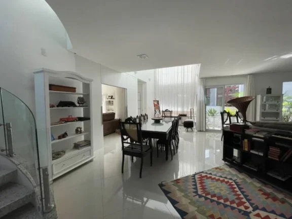 Imagem Casa com 4 dormitórios para alugar- Jurerê - Florianópolis/SC