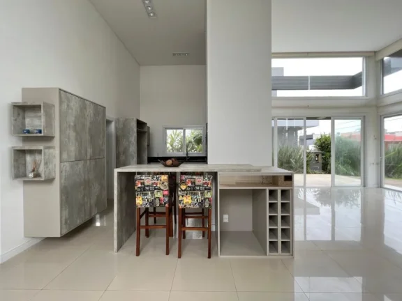 Imagem Casa 3 Dormitórios - Bairro Araçá