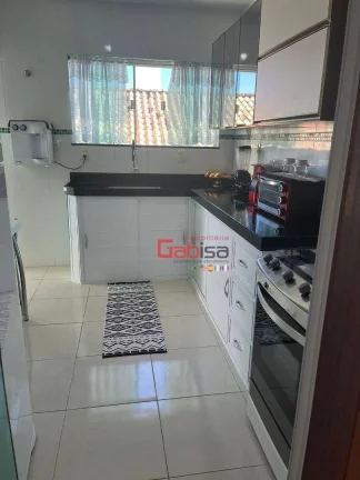 Imagem Apartamento com 3 dormitórios à venda, 99 m² por R$ 370.000,00 - Porto da Aldeia - São Pedro da Aldeia/RJ