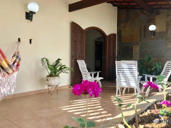 Imagem Casa com 5 quartos, 500m2, para locação em Guarapari, Muquiçaba