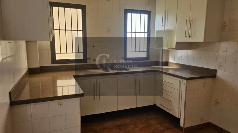 Imagem Amplo Apartamento com Sacada – 142m² e 2 Vagas no Centro