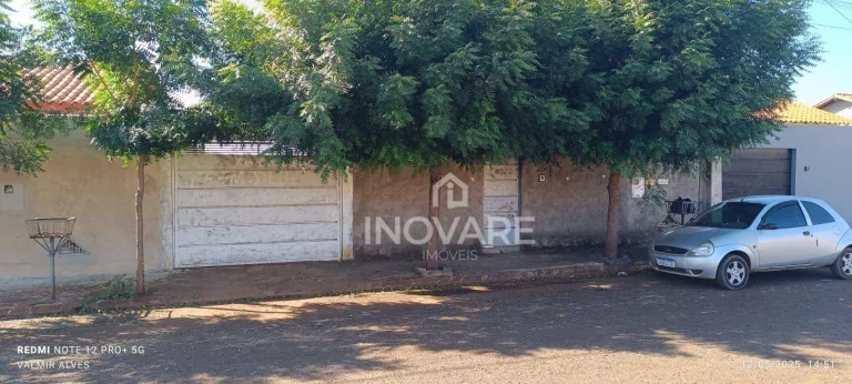 Imagem Casa com 2 dormitórios à venda, 85 m² por R$ 255.000,00 - Araporã - Araporã/MG