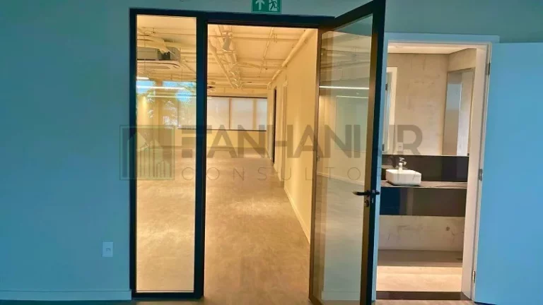 Imagem Prédio Monousuário localizado no privilegiado bairro do Jardim Europa, em uma região de fácil acesso por transporte público e particular. Com um ter