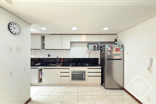 Imagem Casa 4 dormitórios (2 suítes) - Espaço gourmet - Spa com hidromassagem - Rua tranquila e sem saí...