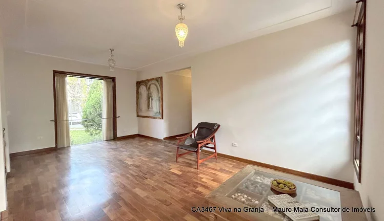 Imagem Casa Alto Padrão em São Paulo II, Cotia/SP espaçosa e recém reformada