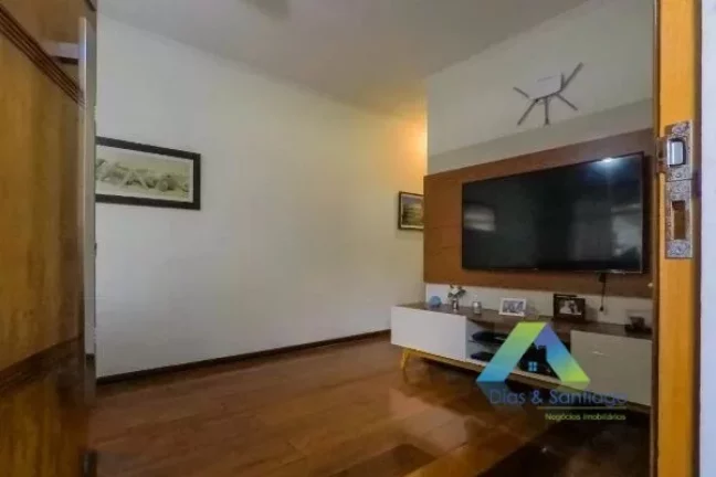 Imagem Casa à venda com 160m², 4 quartos e 2 vagas