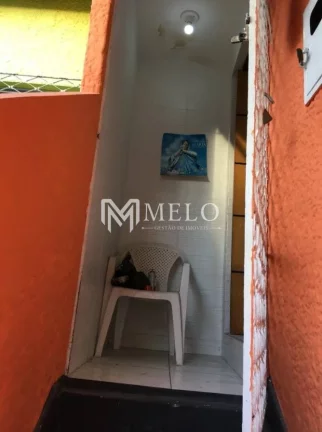 Imagem Casa com 2qts, suíte, 2 vagas com 110m2 Tamarineira...