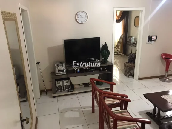 Imagem Sobrado com localização central e pátio amplo