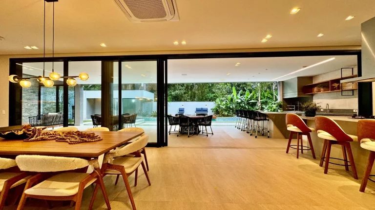 Imagem Casa de Alto Padrão Mobiliada e Decorada à Venda na Riviera de São Lourenço