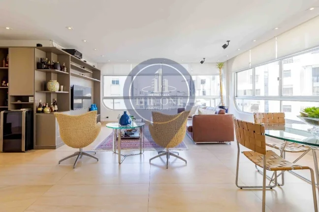 Imagem Apartamento à venda no Itaim Bibi, São Paulo-SP: 2 quartos, 2 suítes, 4 banheiros, 1 vaga, 150m² de área.