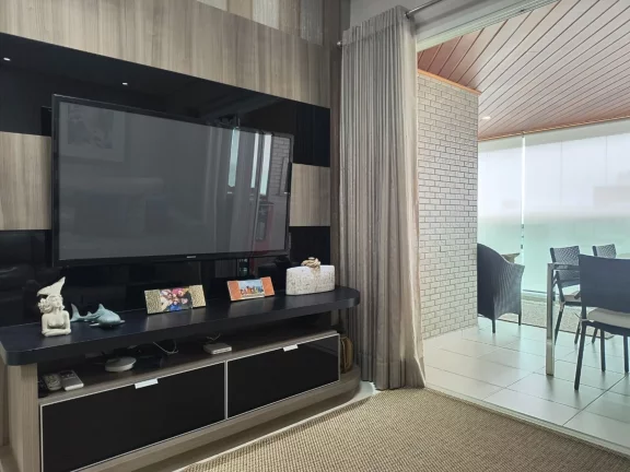 Imagem Apartamento pé na areia à venda em Riviera de São Lourenço - Módulo 8: 3 dormitórios, 2 suítes, 2 vagas, 128m². Varanda gourmet e vista para o mar!