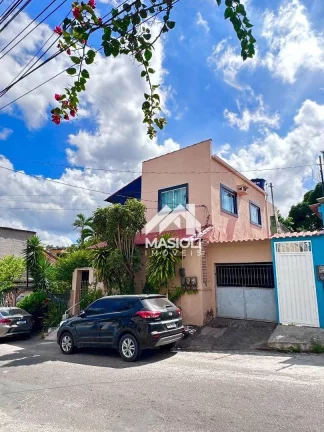 Imagem Casa duplex ampla e arejada com 2 kitnetes em Vila Garrido
