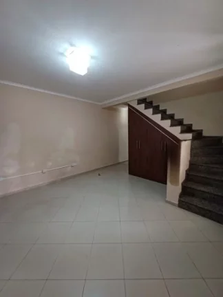 Imagem Sobrado com 3 dormitórios à venda, 18815 m² por R$ 505.000,00 - Jardim Estela - Poá/SP