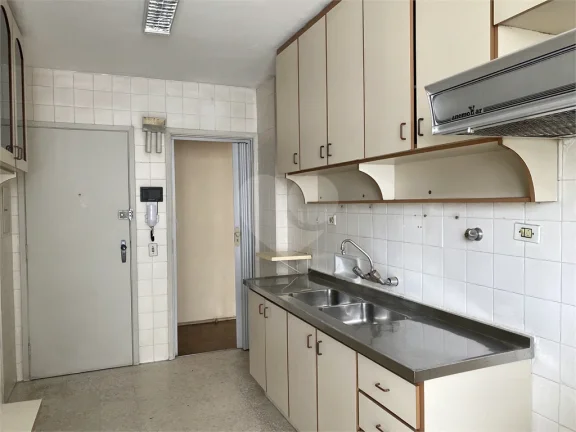 Imagem Apartamento à venda com 3 quartos, sendo 1 suíte, no condomínio Solar Castro Marim, São Paulo - SP