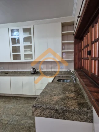 Imagem Imperdível: Casa à venda na Vila Mariana, São Paulo-SP. 3 quartos, 1 suíte, 2 salas, 3 banheiros, 2 vagas, 210m².