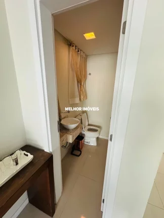 Imagem Cobertura á venda com 4 dormitórios, 3 vagas de garagem e piscina privativa localizada no centro de Balneário Camboriú/SC