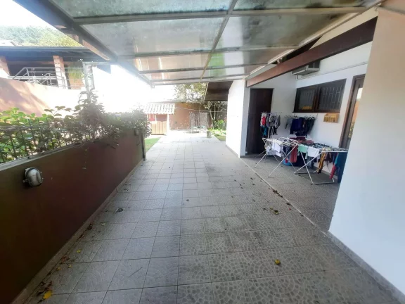 Imagem Casa à Venda, 327 m², 6 Dormitórios, (1 Suíte), Trindade, Florianópolis/SC