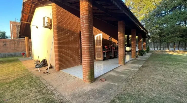 Imagem Casa à venda em Jundiaí-SP, Bairro Caxambu: 3 quartos, 1 suíte, 1 sala, 1 banheiro, 5 vagas de garagem, 200m² de área. Aproveite!