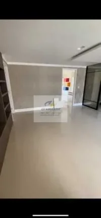 Imagem Vendo Apartamento com 254 m², 4 quartos s/ 2 suítes + DCE, sala p/ 3 ambientes e 4 vagas