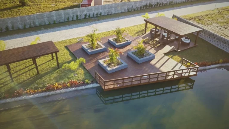 Imagem Terreno 450m² à venda em Garopaba-SC: CONDOMÍNIO AQUALINA LAKE CLUB - Luxo à Beira da Lagoa!