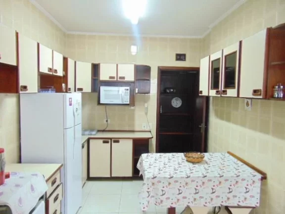 Imagem Praia de Pitangueiras, Próximo a Praia, Local Nobre, para * Venda ou Locação Anual e Temporada*, Lazer no Prédio, 2 Garagens.