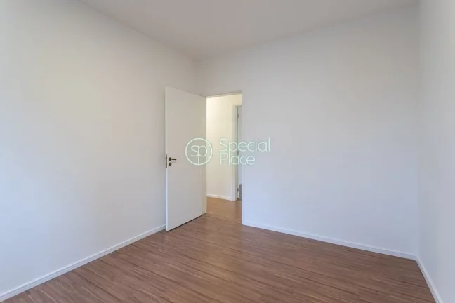 Imagem Ótimo apartamento com 113m² em Moema Pássaros. Living para dois ambientes, varanda, 03 dormitóri...