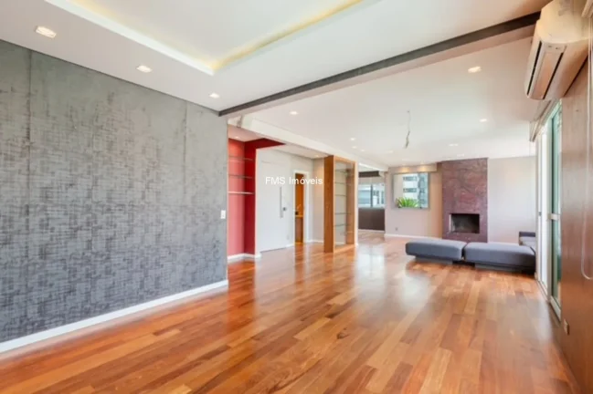 Imagem Imperdível apartamento à venda em Moema, São Paulo-SP: 3 quartos, 3 suítes, 2 salas, 4 vagas de garagem e 225m² de área!