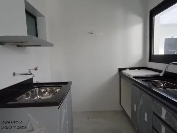 Imagem Apartamento 2 dormitórios - Junto a Centro comercial - Disponível para locação em Peruíbe.
