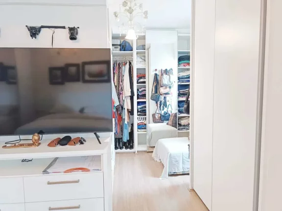 Imagem Apartamento com 3 dormitórios e 2 vagas no centro de Balneário Camboriú