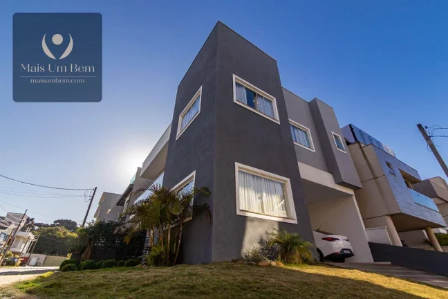 Imagem Sobrado com 3 dormitórios à venda, 198 m² por R$ 998.000,00 - Umbará - Curitiba/PR
