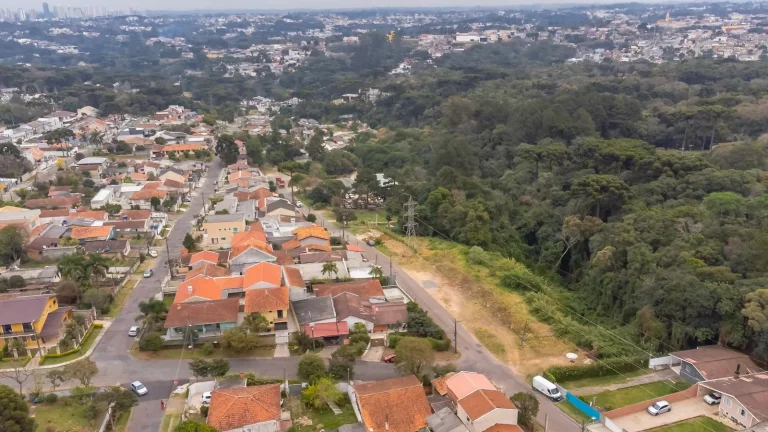 Imagem Terreno de esquina em Santa Felicidade