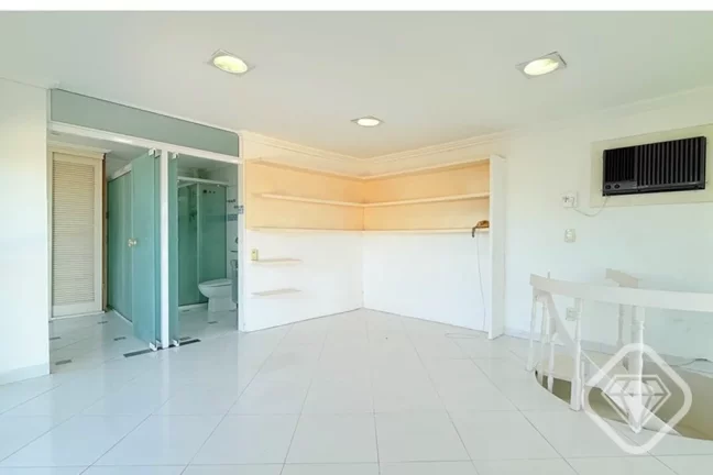Imagem Cobertura ampla e iluminada no bairro Teresópolis

Uma oportunidade para quem busca espaço, confor...