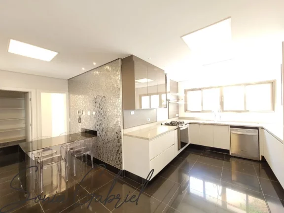 Imagem Casa de luxo no Condomínio Alpes de Vinhedo: 4 quartos, 4 suítes, 3 salas, 6 banheiros, 10 vagas, 566,90m². Venha conhecer! Imagem Casa de luxo no Condomínio Alpes de Vinhedo: 4 quartos, 4 suítes, 3 salas, 6 banheiros, 10 vagas, 566,90m². Venha conhecer!