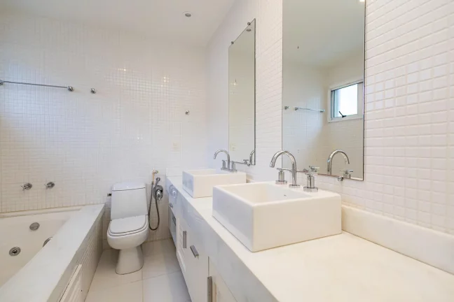 Imagem Casa em Condomínio de 4q. em Campo Comprido