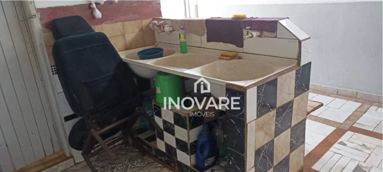 Imagem Casa para investimentos com sala de comércio e casa de fundo à venda por R$ 260.000 - Setor Novo Horizonte - Itumbiara/GO