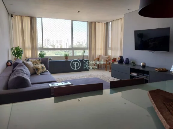 Imagem Excelente cobertura reformada no Panamby. Possui uma vista privilegiada, com privacidade, em condomÃ...