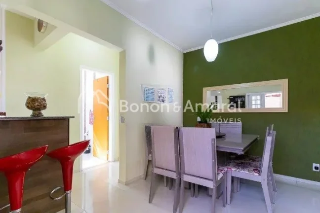 Imagem Imóvel amplo à venda com 3 quartos e 2 banheiros no total. Este imóvel está bem equipado O imóv...