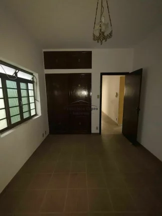Imagem Casa à venda no bairro Vila Comendador Rodrigues Alves (Pedregulho) - Guaratinguetá/SP