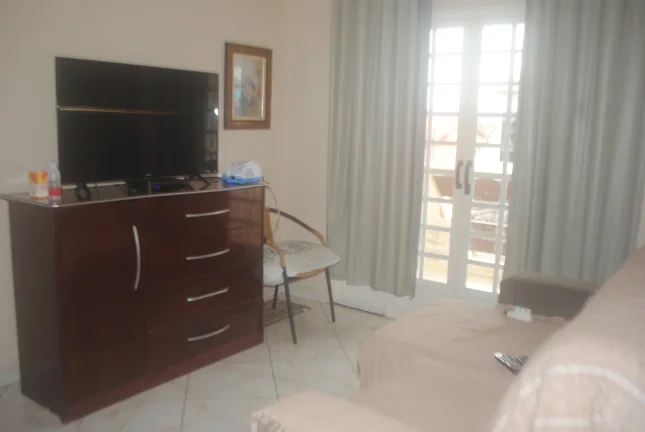 Imagem CASA À VENDA EM CONDOMÍNIO FECHADO