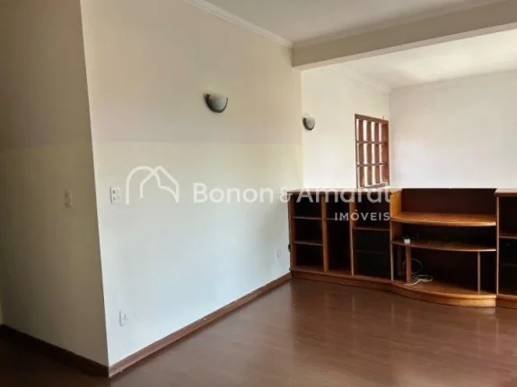 Imagem Descubra o conforto nesta confortável e espaçosa casa localizada no prestigiado bairro do Jardim C...